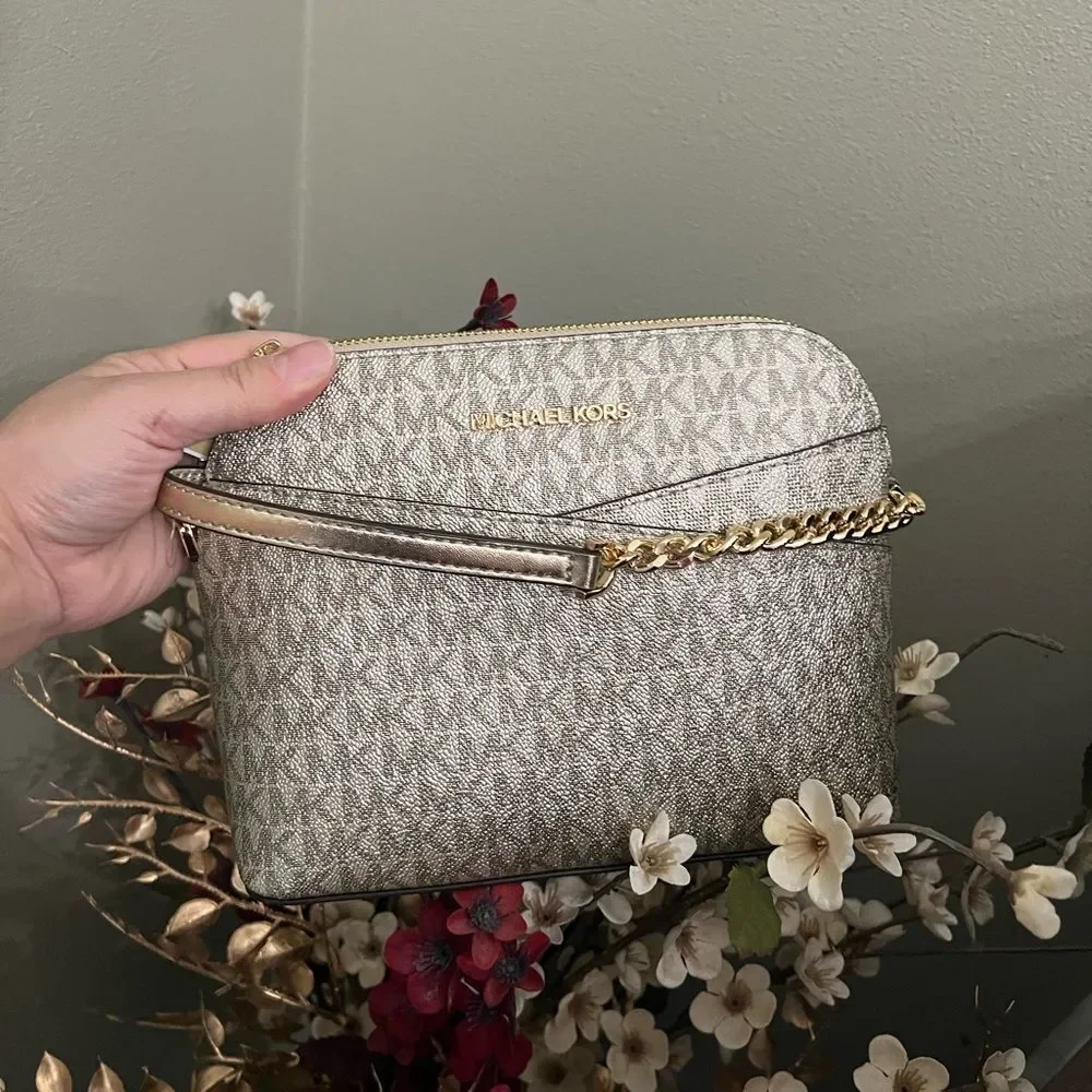 Michael Kors jet set travel crossbody